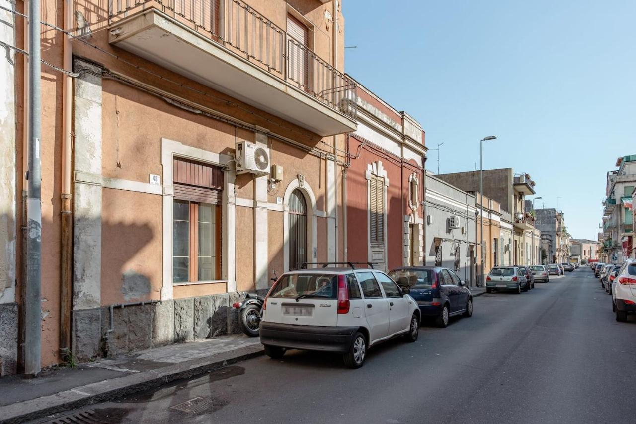 Апартаменты Casa Ida - Entire House Катания Экстерьер фото